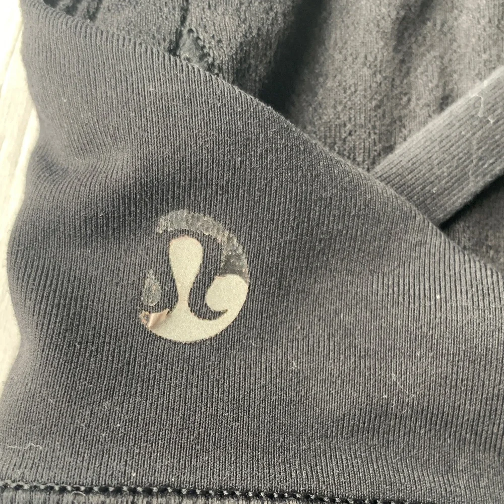 Lululemon Energy Bra for Women, size 6. - Picture 2 of 6